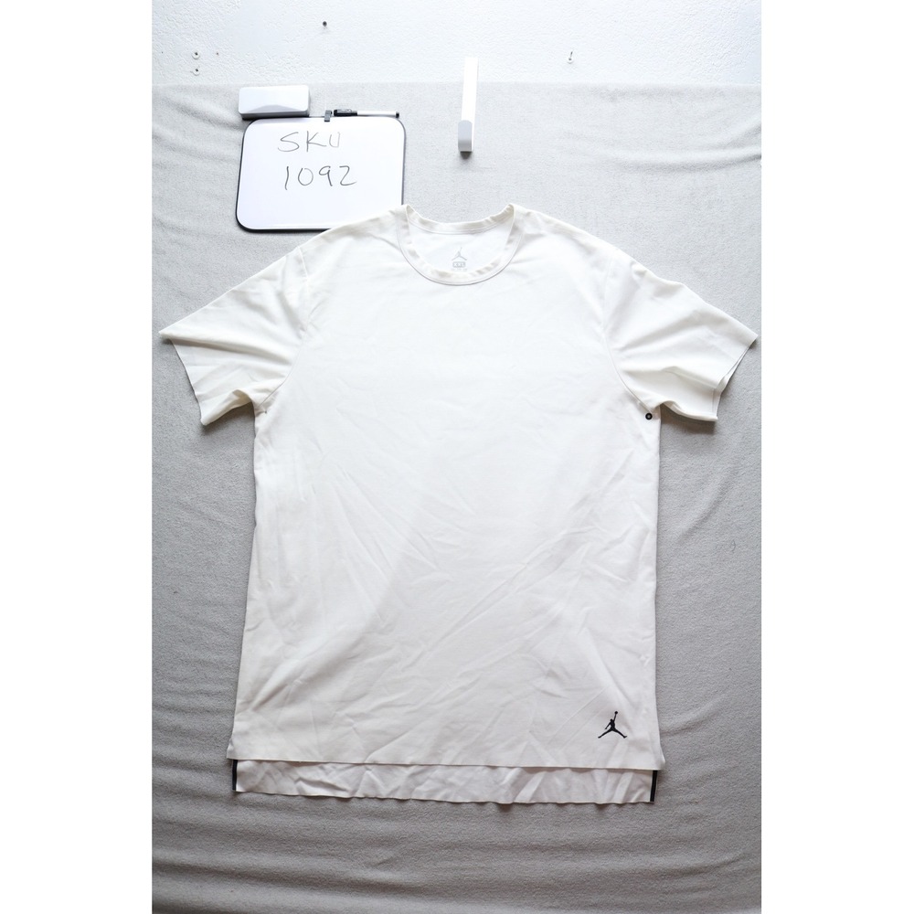 Jordan T-Shirt Mens XXL White Jumpman Short Sleeve Athletic High-Low Hem 1092